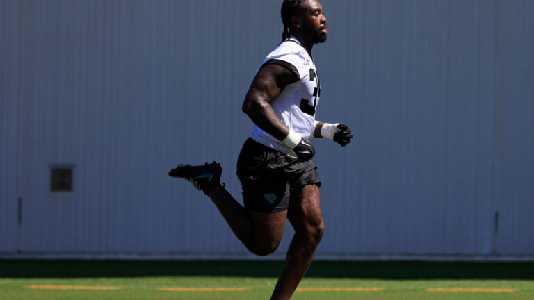 AFC Notes: Jalen McLeod, Travis Hunter, Jeffery Simmons, Jaguars, Titans