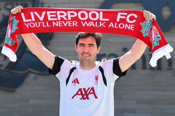 Andoni Iraola makes promise to Liverpool fans in bid to fix Arne Slot rift