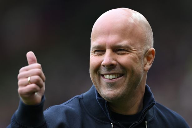 Arne Slot holds 'initial talks' over new job as former Liverpool boss eyes managerial return