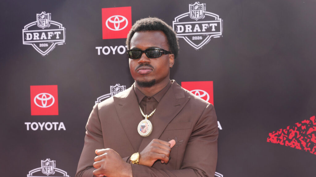 Buccaneers’ New Look Pass Rush Has Golden Opportunity