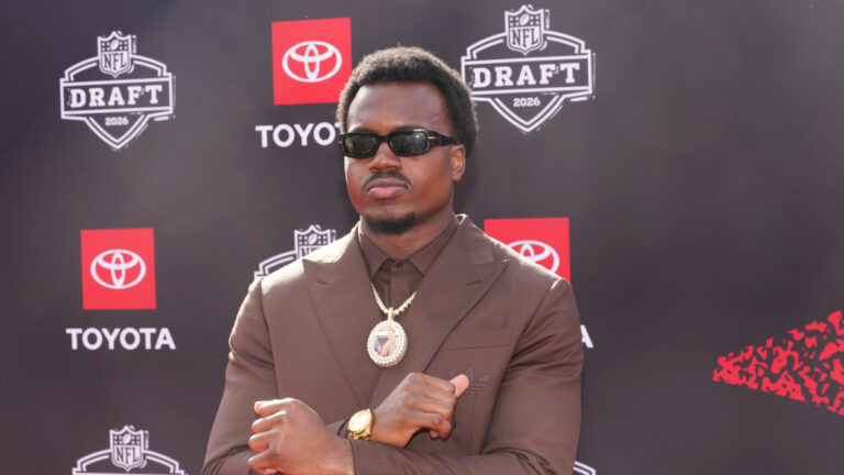 Buccaneers’ New Look Pass Rush Has Golden Opportunity