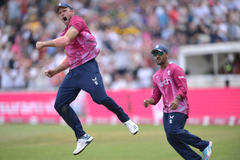Captain Willey takes Northants into final with scrappy defence