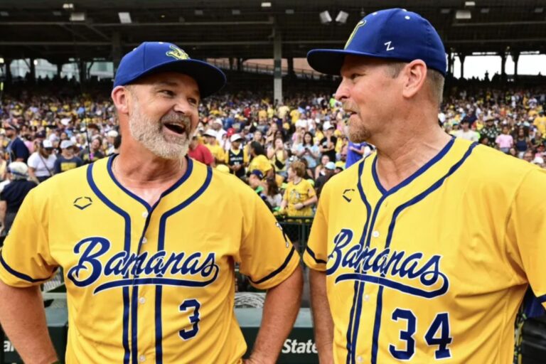 Cubs great Kerry Wood throws crazy-cool trick pitch in Savannah Bananas outing