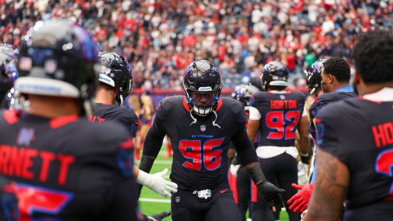 DL Denico Autry Expected To Retire
