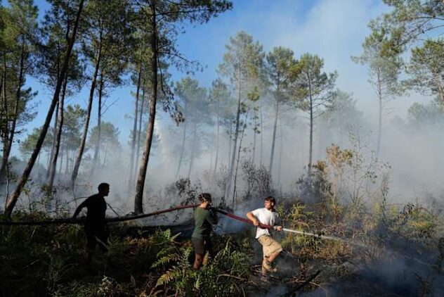 France evacuates 4,000 people as heat threatens wildfire fight across southwestern Europe