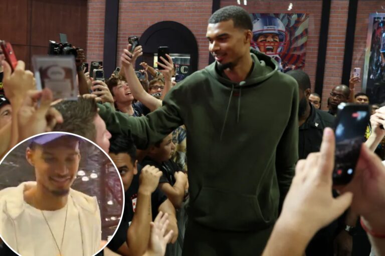 How Victor Wembanyama reacted when asked to sign Jalen Brunson jersey in awkward Fanatics Fest moment