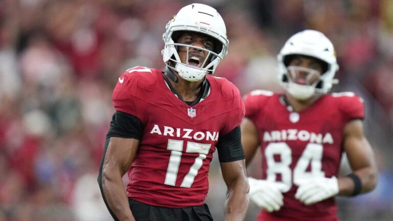 Jaguars Hosted Veteran WR Zay Jones For Visit