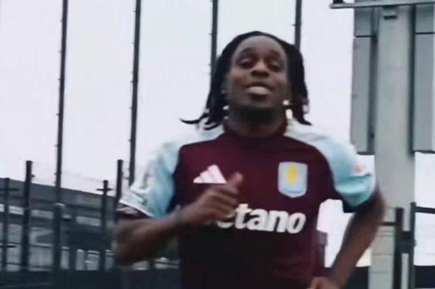 Jeremie Frimpong posts training video wearing Premier League rival's shirt