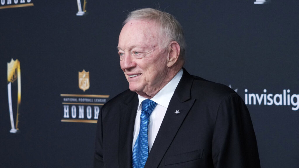 Jerry Jones shares heartfelt message after Janice McNair passes away 