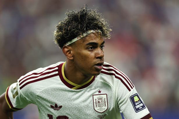 Lamine Yamal urged to make sensational Liverpool transfer by former Spain star — 'I'd love it'