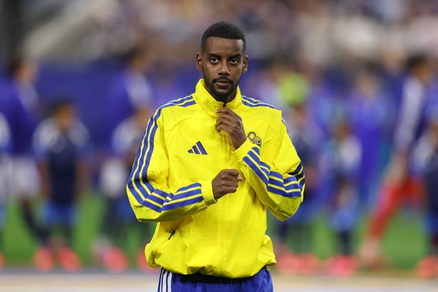 Liverpool injury latest and return dates for World Cup stars including Alexander Isak