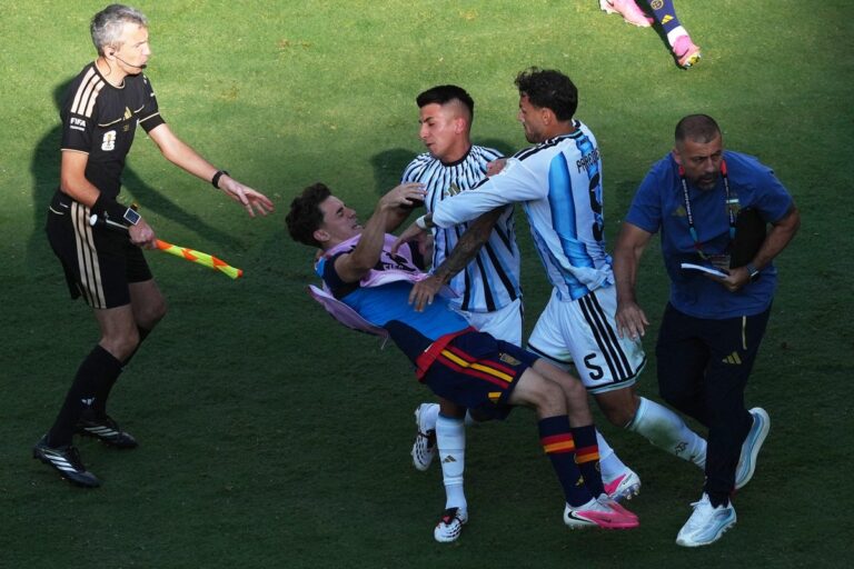 Luis de la Fuente blasts ‘intolerable’ Argentina conduct as Fifa investigate World Cup final brawl