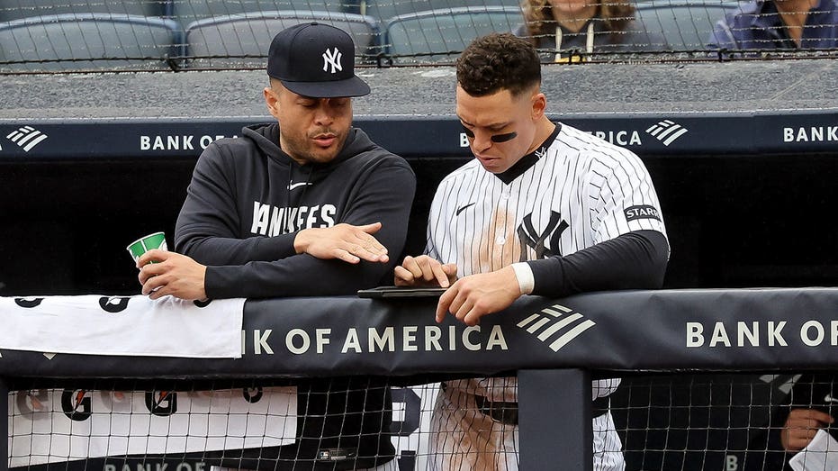 MLB effectively outlaws use of AI on dugout iPads during games
