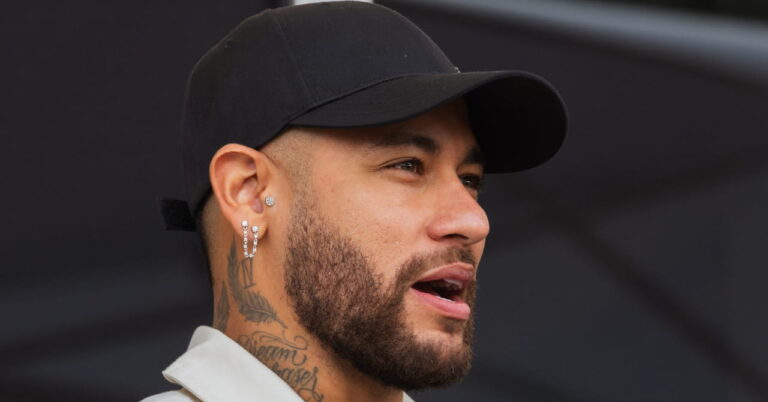 Neymar hits back at ‘malicious fake news’: ‘I won’t accept that total lie’