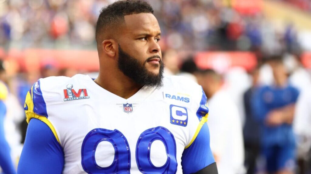 NFL community make feelings clear as Aaron Donald teases NFL return
