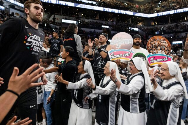 Open Thread: Happy birthday to Luke Kornet