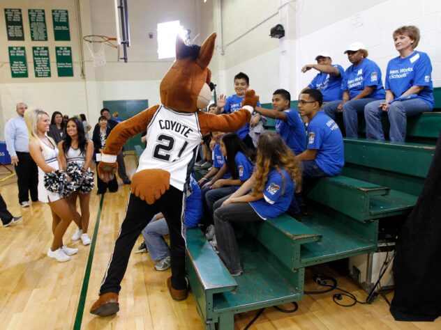 Open Thread: Spurs to host Back To School Bash
