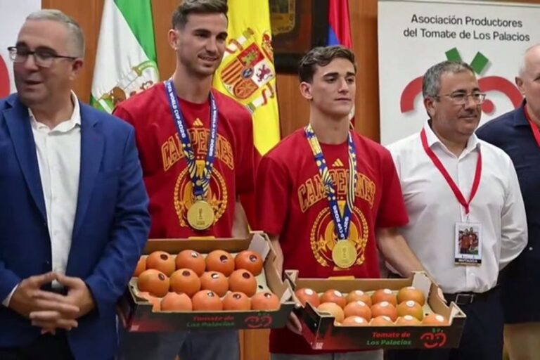 Spain’s World Cup stars rewarded with their bodyweight in tomatoes