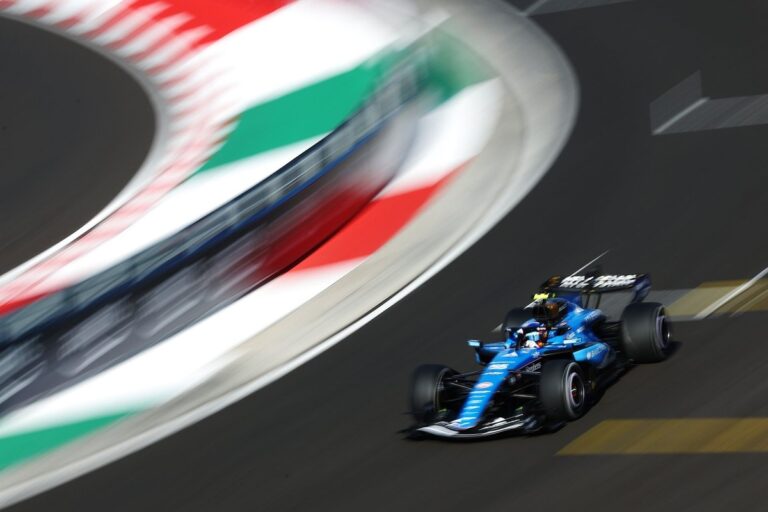 Struggling Williams must be inspired by Aston Martin's improvement - Carlos Sainz