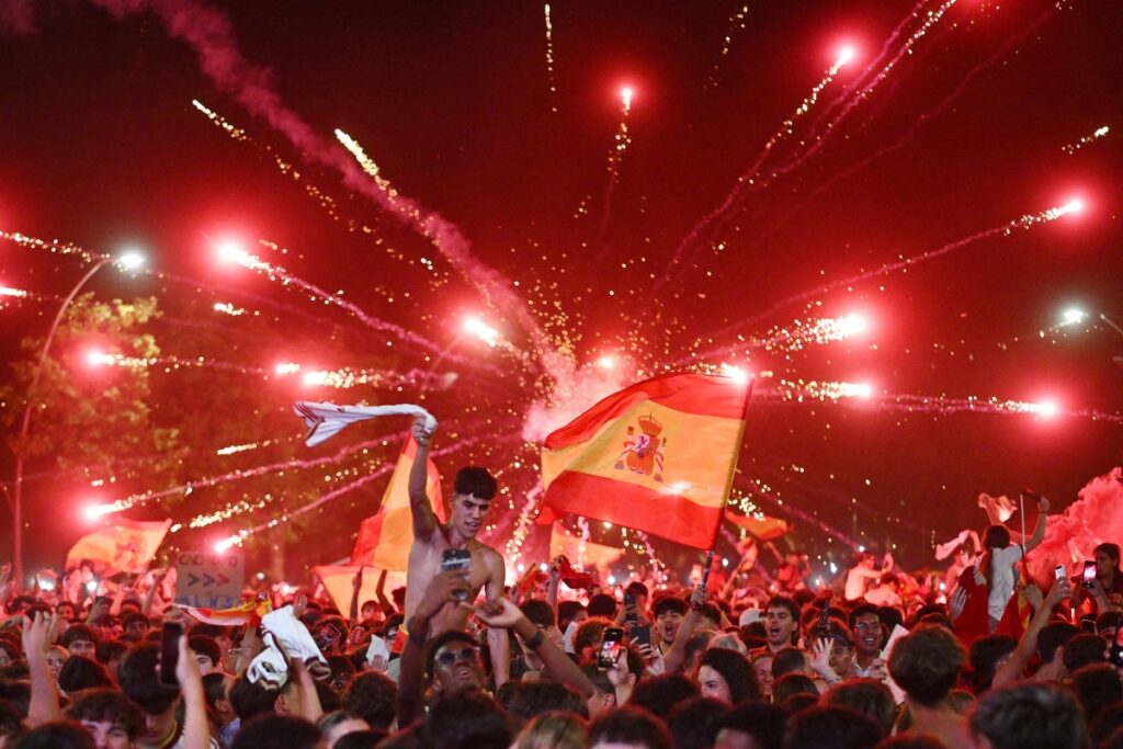 Thousands of Spanish fans erupt in celebration after historic World Cup final victory over Argentina
