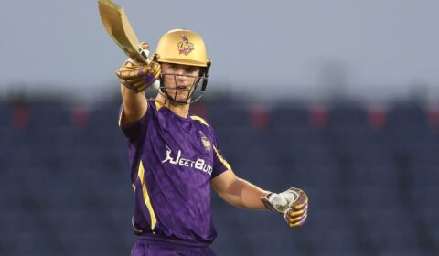 Tromp, Fletcher and Russell lift LAKR to No. 3