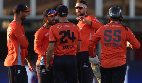 Unicorns go top of table as Short and Couch dismantle MI New York