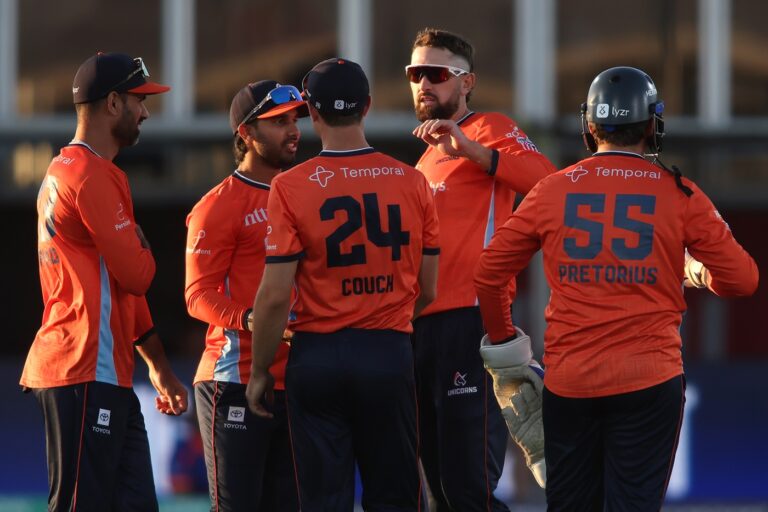 Unicorns go top of table as Short and Couch dismantle MI New York