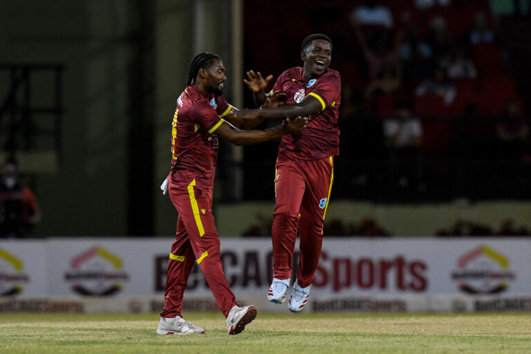 West Indies, New Zealand meet in Sobers' country to celebrate him