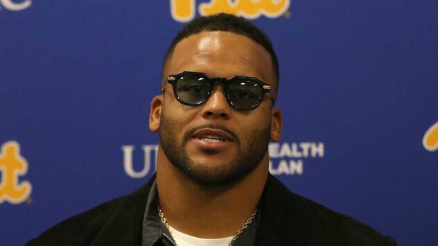 Andrew Whitworth addresses potential Aaron Donald return