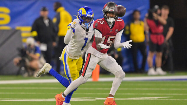 Buccaneers Hit With More Receiver Injury Concerns as Tez Johnson, David Sills Exit Practice