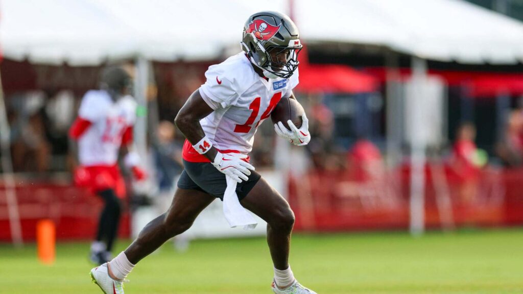 Chris Godwin Jr. and Graham Barton highlight list of Buccaneers players on offense under the most pressure against Jets