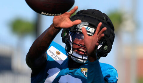 Chris Olave ‘Welcomed Back’ Travis Hunter To The NFL By Embarrassing Him At Saints-Jags Joint Practice