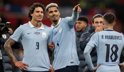 Darwin Nunez fueled Liverpool transfer speculation by visiting Ronald Araujo in Barcelona