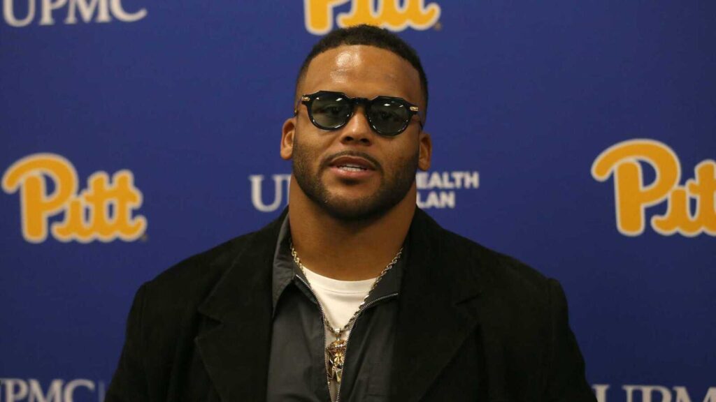 Hall of Famers share warnings to Aaron Donald about possible NFL return
