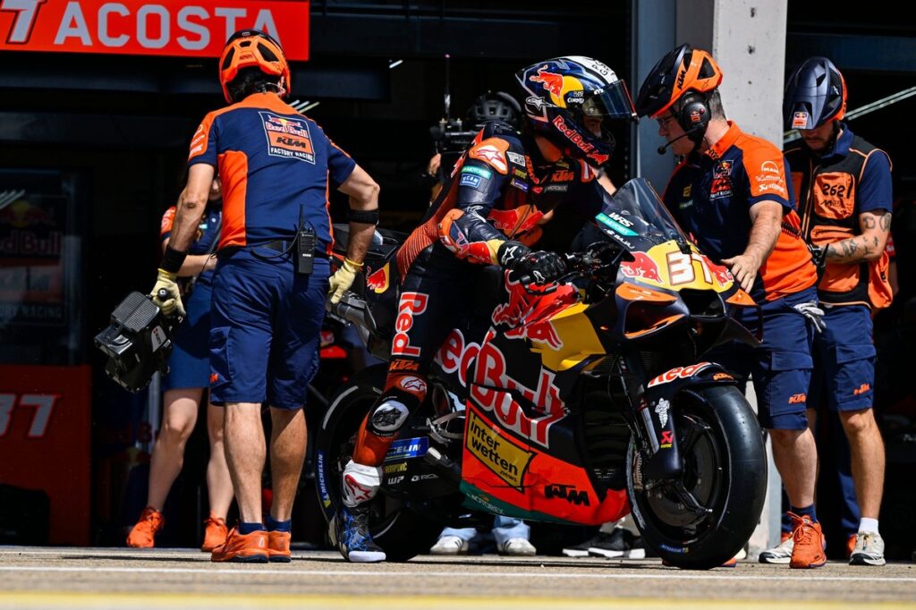 KTM given green light to fix faulty MotoGP engine