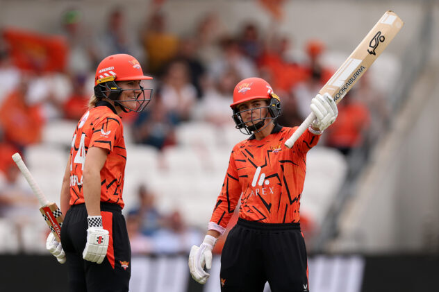 Litchfield's 22-ball 50 keeps Sunrisers alive - and knocks Fire out