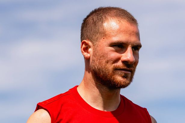 Liverpool icon laments Alexis Mac Allister treatment as Man City transfer links emerge