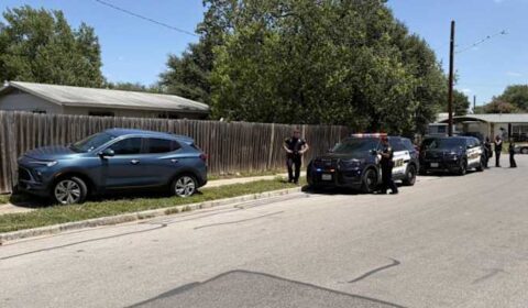 Man steals woman’s SUV while she was making an Amazon delivery on West Side, SAPD says