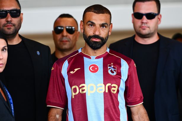Michael Owen surprised by Mo Salah transfer decision as Liverpool theory floated
