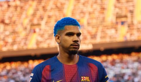 Ronald Araujo planned to stay at Barcelona before meeting prompted Liverpool move
