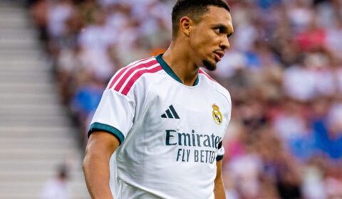Trent Alexander-Arnold facing ultimate Liverpool dilemma — ‘Why not go back?’