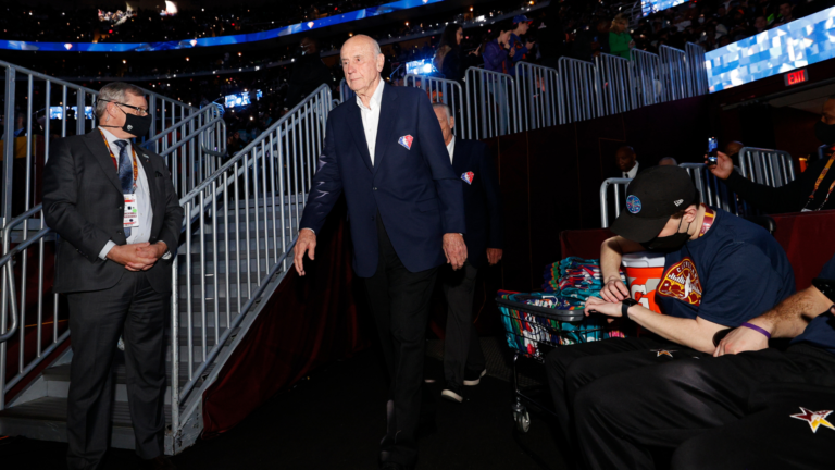 Bob Pettit, basketball Hall of Famer and NBA's first Most Valuable Player, dies at 93