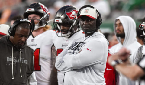 Buccaneers Sign New Quarterback Before Packers Game