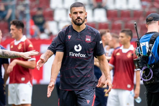 Defender makes surprise return to Liverpool after terminating contract