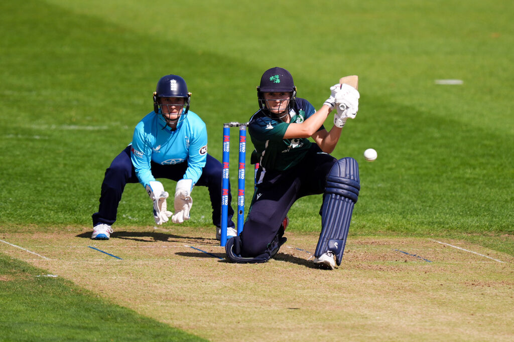 England bowl first again in second ODI at Derby