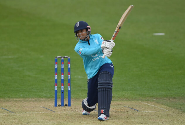 England fall away after Dunkley hundred to post 291