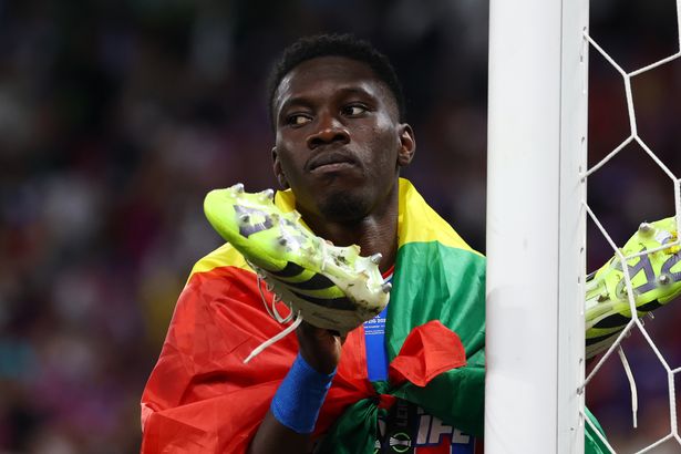 Ismaila Sarr's agent issues statement on failed Liverpool transfer and Chelsea fury