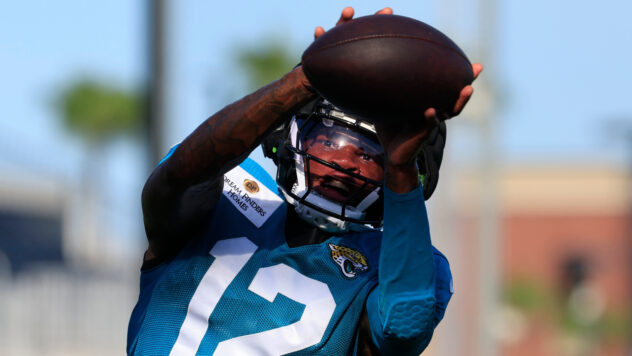 Jaguars' Travis Hunter draws polarizing prediction after disappointing rookie season