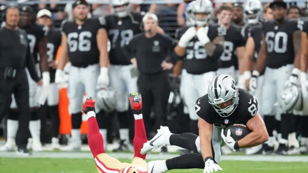 Las Vegas Raiders make a shocking roster move after using their waiver wire advantage in a way not many saw coming