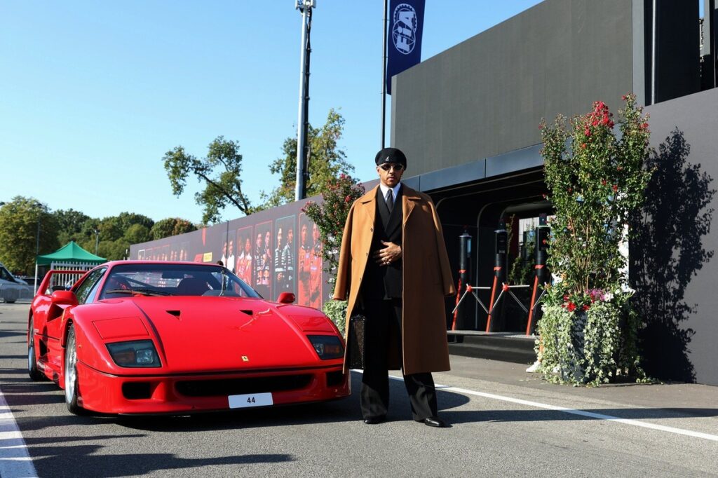 Lewis Hamilton turns heads with Monza arrival in "dream" Ferrari F40 ahead of Italian GP